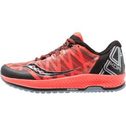 Saucony KOA TR Obuwie do biegania Szlak vizired/black. Czerwone buty do biegania męskie Saucony, z materiału. Za 589,00 zł.