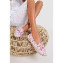 Różowe Espadryle I Hope I'm Golden. Różowe espadryle damskie Renee, bez wzorów, bez obcasa. W wyprzedaży za 39,99 zł.