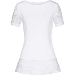 Shirt z koronką bonprix biały. Białe koszulki damskie marki bonprix, w koronkowe wzory, z koronki, bez kołnierzyka, bez rękawów. Za 74,99 zł.