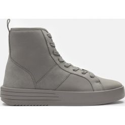 Szare sneakersy męskie. Szare sneakersy męskie marki Kazar, bez zapięcia. Za 469,00 zł.