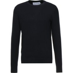 Calvin Klein Jeans BLEND INSTITUTIONAL Sweter blue. Niebieskie swetry klasyczne męskie marki Calvin Klein Jeans, xl, z bawełny. Za 419,00 zł.