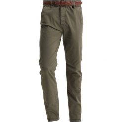 INDICODE JEANS VINICIUS PANT Chinosy beetle. Zielone jeansy męskie marki INDICODE JEANS. Za 149,00 zł.