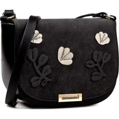 Torebka MONNARI - BAG1090-C023 Czarny Ze Złotym. Czarne listonoszki damskie marki Monnari, ze skóry ekologicznej. W wyprzedaży za 129,00 zł.