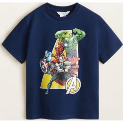 Mango Kids - T-shirt dziecięcy Aveng 110-152 cm. Niebieskie t-shirty chłopięce Mango Kids, z nadrukiem, z bawełny, bez rękawów. Za 59,90 zł.