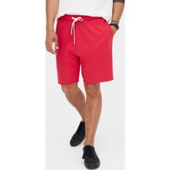 Kolorowe bermudy jogging basic. Czarne bermudy męskie marki Pull&Bear, m. Za 49,90 zł.