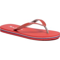 Japonki PEPE JEANS - Beach Basic PBS70032 Red 255. Czerwone klapki damskie Pepe Jeans, bez wzorów, z jeansu, bez obcasa. W wyprzedaży za 79,00 zł.