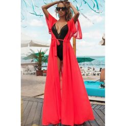 Tunika plażowa CATALINA RED. Czerwone tuniki plażowe damskie Tunika plażowa CATALINA RED, na plażę, uniwersalny, bez wzorów, bez kołnierzyka, bez rękawów. W wyprzedaży za 69,00 zł.