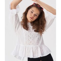 Bawełniana bluzka boho z falbankami - Biały. Białe bluzki damskie Sinsay, s, bez wzorów, z bawełny, boho, z falbankami, bez rękawów. Za 59,99 zł.
