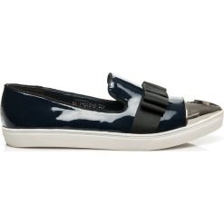 Trampki damskie slip on: Lakierowane slip ony Estefanía