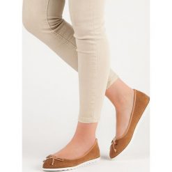 CAMELOWE BALERINY. Baleriny damskie SMALL SWAN, bez wzorów, z zamszu, bez obcasa. Za 49,90 zł.