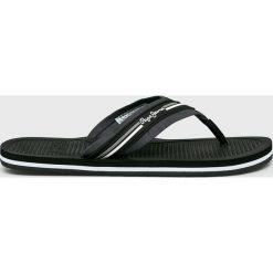 Pepe Jeans - Japonki. Niebieskie kapcie męskie Pepe Jeans, z jeansu, bez zapięcia. W wyprzedaży za 89,90 zł.