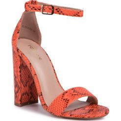 Sandały DEEZEE - KL-0812-63 Orange. Pomarańczowe klapki damskie DeeZee, bez wzorów, ze skóry ekologicznej, bez obcasa, na obcasie. W wyprzedaży za 69,99 zł.