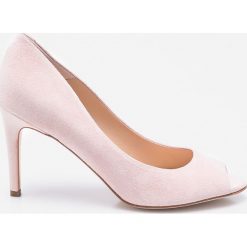 Solo Femme - Szpilki. Różowe szpilki Solo Femme, bez wzorów, ze skóry, z okrągłym noskiem, bez obcasa, na obcasie, bez zapięcia. W wyprzedaży za 229,90 zł.
