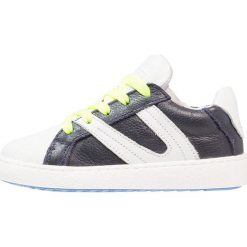 Jochie & Freaks Tenisówki i Trampki dark blue. Niebieskie trampki dziewczęce marki Jochie & Freaks, ze skóry. W wyprzedaży za 359,10 zł.