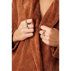 NA-KD Accessories Asymetryczne pierścionki - Gold. Pomarańczowe pierścionki damskie marki NA-KD Accessories. Za 36,95 zł.