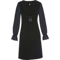 Sukienka z rękawami szyfonowymi bonprix czarny. Białe sukienki z falbanami marki Molly.pl, na spotkanie biznesowe, s, z satyny, eleganckie, z kopertowym dekoltem, na ramiączkach, dopasowane. Za 59,99 zł.