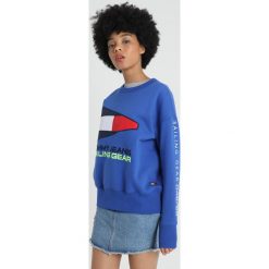 Tommy Jeans 90S SAILING LOGO CREW Bluza blue. Niebieskie bluzy damskie Tommy Jeans, l, z bawełny. Za 599,00 zł.