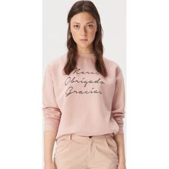 Bluza z napisami - Różowy. Różowe bluzy damskie Sinsay, s, z napisami. W wyprzedaży za 24,99 zł.