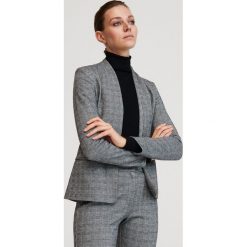 Wzorzysty żakiet - Czarny. Czarne żakiety damskie Reserved. Za 119,99 zł.