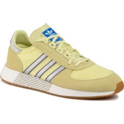 Buty adidas - Marathon Tech EE5629 Easyel/Silvmt/Danasl. Żółte półbuty męskie Adidas, na co dzień, bez wzorów, z zamszu, klasyczne, bez zapięcia. W wyprzedaży za 379,00 zł.