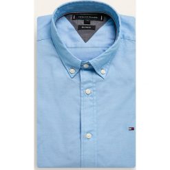 Tommy Hilfiger - Koszula. Białe koszule męskie TOMMY HILFIGER, m, bez wzorów, z bawełny, casualowe, button down, z długim rękawem. W wyprzedaży za 249,90 zł.
