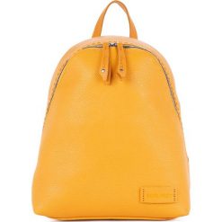 Suri Frey plecak damski Penny, żółty. Żółte plecaki damskie SURI FREY, bez wzorów, eleganckie. W wyprzedaży za 219,00 zł.