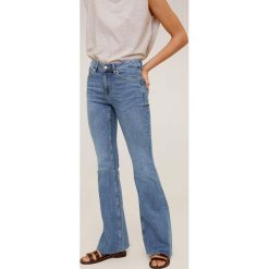 Mango - Jeansy Flare. Niebieskie jeansy damskie Mango, l. W wyprzedaży za 111,90 zł.