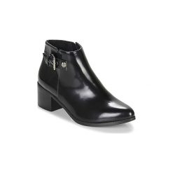 Botki LPB Shoes JOSEPHINE. Czarne botki damskie marki LPB Shoes, bez obcasa, bez zapięcia. Za 207,20 zł.