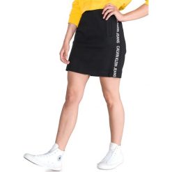 Calvin Klein Spódnica Czarny. Czarne spódniczki damskie xs, z nadrukiem, z bawełny. Za 326,95 zł.
