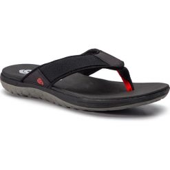 Japonki CLARKS - Step Beat Dune 261402687 Black. Czarne klapki męskie Clarks, z tworzywa sztucznego, bez zapięcia. W wyprzedaży za 159,00 zł.