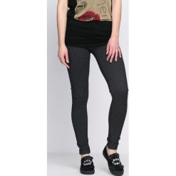 Czarne Spodnie Babyface. Czarne spodnie materiałowe damskie Born2be, s, z tkaniny, z standardowym stanem. Za 34,99 zł.