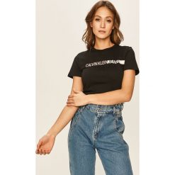 Calvin Klein Jeans - T-shirt. Białe bluzki damskie Calvin Klein Jeans, s, z nadrukiem, z bawełny, z okrągłym kołnierzem. Za 129,90 zł.