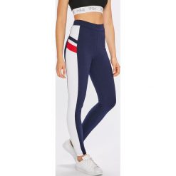 Fila - Legginsy. Niebieskie legginsy we wzory marki Fila, s, z elastanu. W wyprzedaży za 269,90 zł.