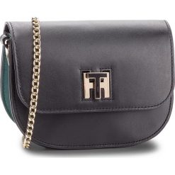 Torebka TOMMY HILFIGER - Th Twist Leather Cro AW0AW05714 901. Czarne torebki klasyczne damskie TOMMY HILFIGER, z aplikacjami, ze skóry, klasyczne, zdobione, bez dodatków. W wyprzedaży za 449,00 zł.