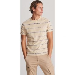 T-shirt z bawełny organicznej - Jasny szary. Szare t-shirty męskie Reserved, xl, bez wzorów, z bawełny, bez kołnierzyka. Za 49,99 zł.