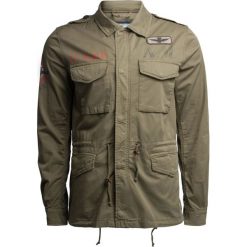 Kurtka AERONAUTICA MILITARE. Zielone płaszcze męskie Aeronautica Militare, z nadrukiem, klasyczne, bez kaptura. W wyprzedaży za 966,00 zł.