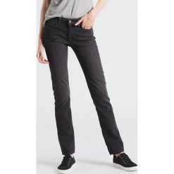 Levi's® 712™ Slim Noteworthy T2 Dżinsy Czarny. Czarne rurki damskie s, bez wzorów, z elastanu. Za 395,95 zł.