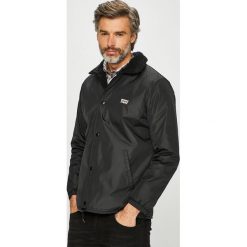 Levi's - Kurtka. Czarne kurtki męskie przejściowe marki Levi's®, m, z materiału, z kapturem. W wyprzedaży za 199,90 zł.