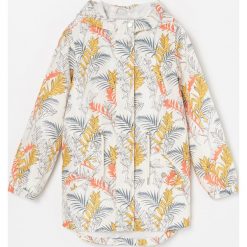 Parka z motywem roślinnym -. Parki damskie Reserved, bez wzorów, bez kaptura. W wyprzedaży za 49,99 zł.