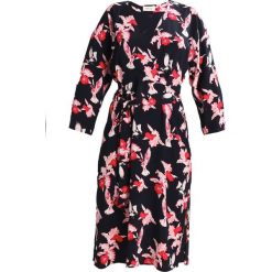 Sukienki hiszpanki: Modström FEDORA PRINT DRESS Sukienka letnia dark blue