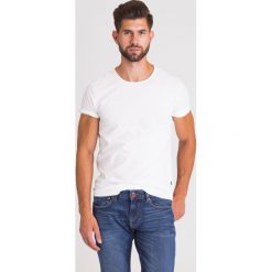 T-SHIRT CLARK. Białe t-shirty męskie xxl, klasyczne, z okrągłym kołnierzem. Za 137,40 zł.