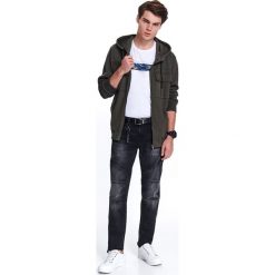 Spodnie denim z przeszyciami dopasowane. Czarne spodnie męskie Top Secret, na co dzień, na zimę, m, bez wzorów, z jeansu, eleganckie. W wyprzedaży za 109,99 zł.