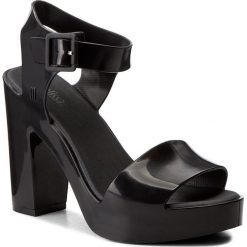 Sandały MELISSA - Mar Heel Ad 31951 Black 01003. Czarne klapki damskie Melissa, bez wzorów, z tworzywa sztucznego, bez obcasa, na obcasie. W wyprzedaży za 339,00 zł.