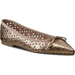 Baleriny PRETTY BALLERINAS - Ella 43.743 Nude/Nude 9100. Żółte baleriny damskie marki Pretty Ballerinas, bez wzorów, ze skóry, bez obcasa, na obcasie. W wyprzedaży za 469,00 zł.