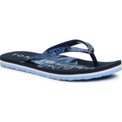 Japonki TOMMY HILFIGER - Tropical Fade Plat Beach Sandal FW0FW04991 Sport Navy DB9. Niebieskie klapki damskie TOMMY HILFIGER, bez wzorów, z tworzywa sztucznego, bez obcasa. Za 139,00 zł.