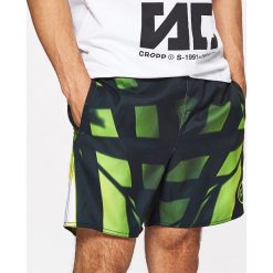 Spodenki kąpielowe - Zielony. Zielone kąpielówki chłopięce marki Cropp, l. Za 49,99 zł.