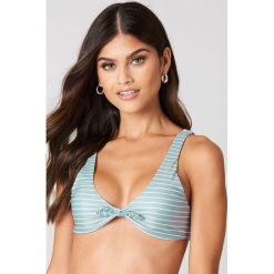 Stroje dwuczęściowe damskie: J&K Swim X NA-KD Góra bikini z wiązaniem z przodu – Green,Multicolor