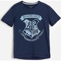 Bawełniany t-shirt Harry Potter -. T-shirty męskie Reserved, bez wzorów, z bawełny, bez kołnierzyka. Za 39,99 zł.
