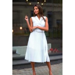 Sukienka BELINDA WHITE. Białe sukienki damskie Sukienka BELINDA WHITE, s, bez wzorów, bez kołnierzyka, bez rękawów, długie. W wyprzedaży za 129,00 zł.