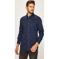 Guess Jeans - Koszula. Niebieskie koszule męskie Guess Jeans, s, z aplikacjami, z elastanu, klasyczne, z klasycznym kołnierzykiem, z długim rękawem. W wyprzedaży za 279,90 zł.